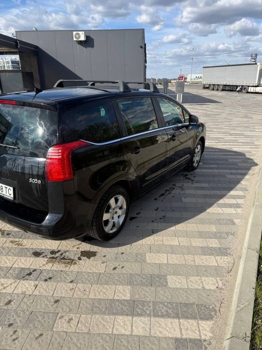 Продам peugeot 5008