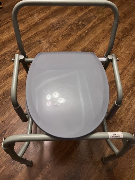 Продам туслетный стул абсолютно новый!