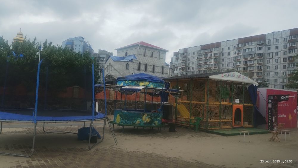 Дитячий розважальний комплекс(Батут,рибалка,лабіринт)