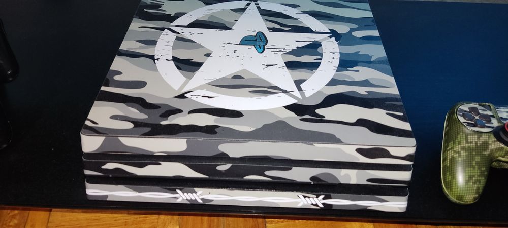 Playsation 4 pro, 1 tb, 1 comando, 4 jogos.como nova e original