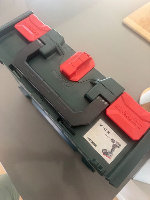 Sprzedam wiertarko-wkrętarkę Metabo BS 18L B1