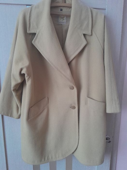 Півпальто жін.52-54р.