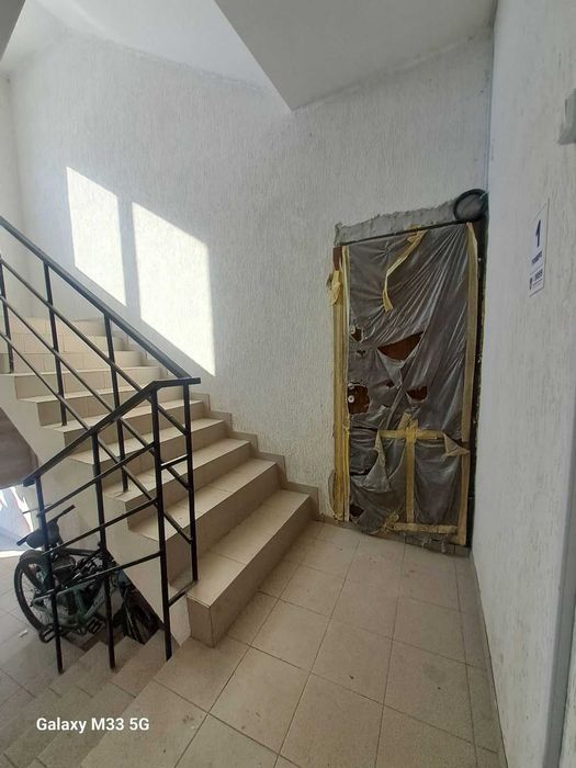Продам  2 кім квартиру в  зданій новобудові, готова до ремонту.