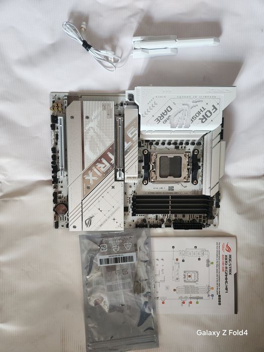 Материнська плата Asus ROG STRIX X870-A GAMING WIFI AM5 AMD