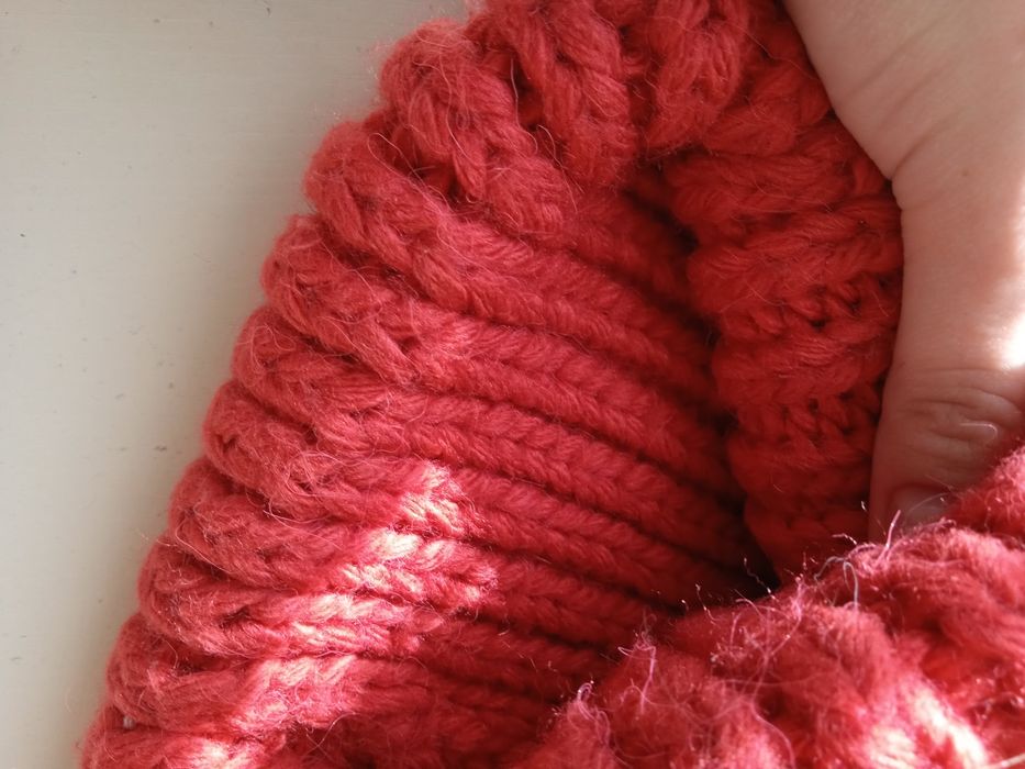 Шапка жіноча червона