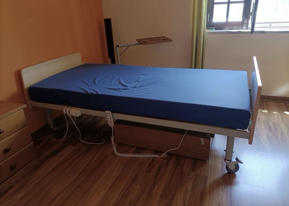 Cama articulada nova