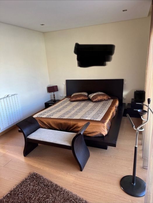 Mobilia como nova, completa de moradia T3, cor Wengué carvalho escuro