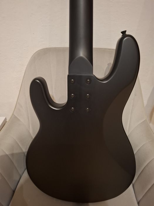 Gitara basowa pięciostrunowa Harley Benton