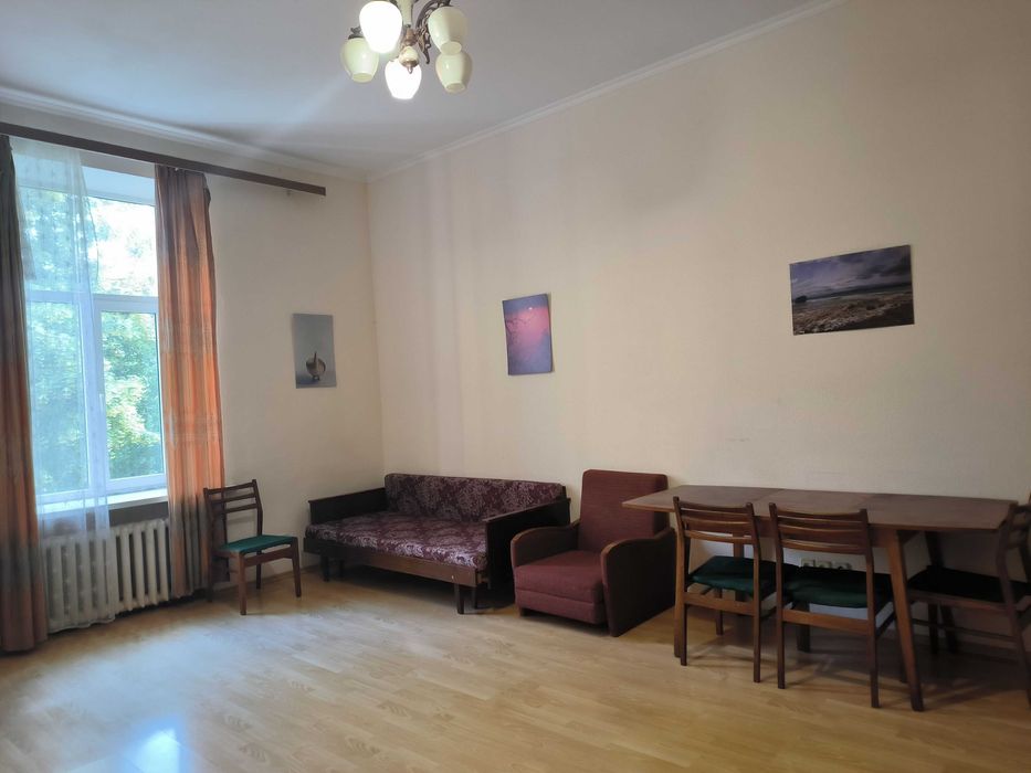 Продам 2-х кім.  вул. Верхній Вал,54/23 Поділ Подільський район