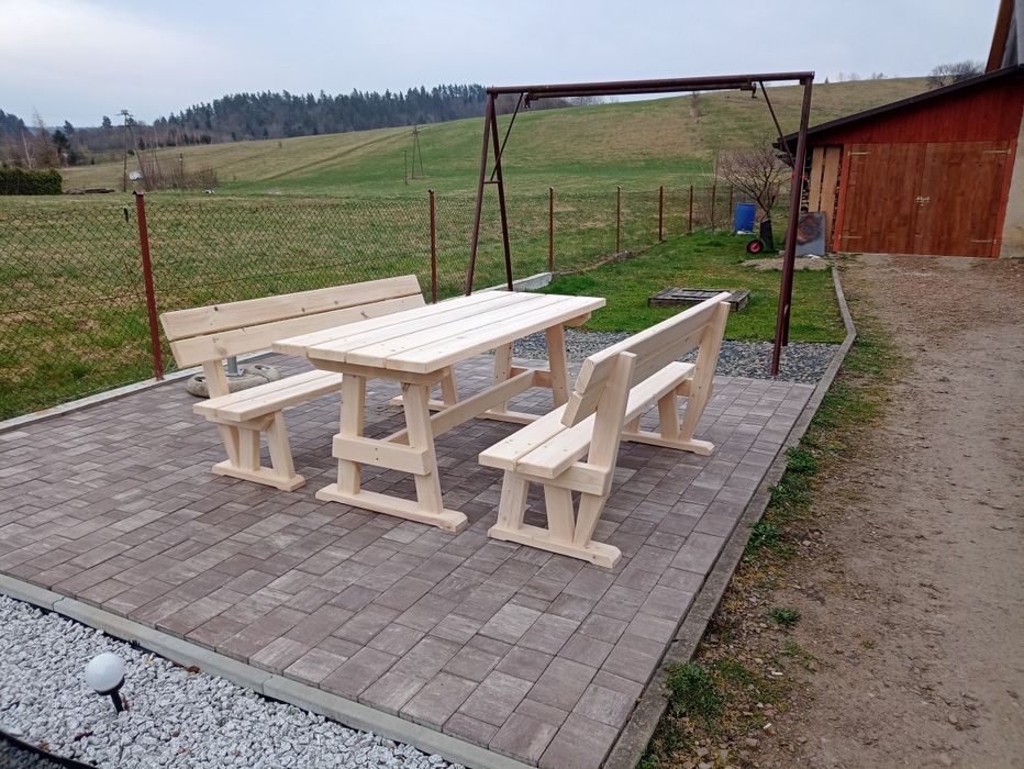 Komplet mebli ogrodowych stół+2 ławki