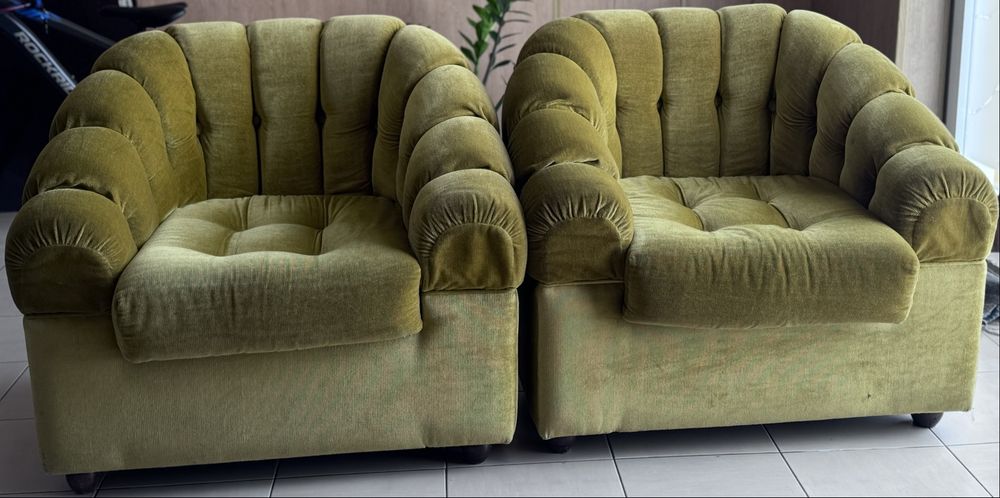 Duas poltronas 80€