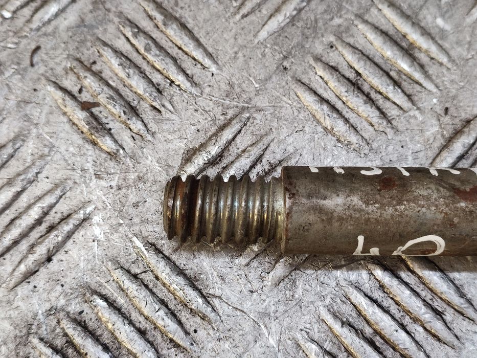 Opel Astra III H hak holowniczy wkrętka ucho