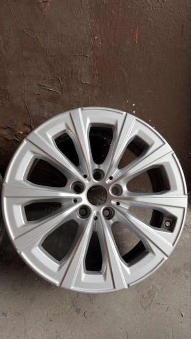 Felgi BMW 17” V-Spoke 775 5x112 G21 G20