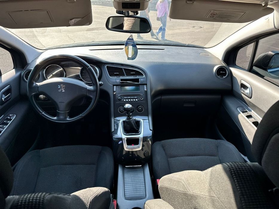 PEUGEOT 5008 з пробігом