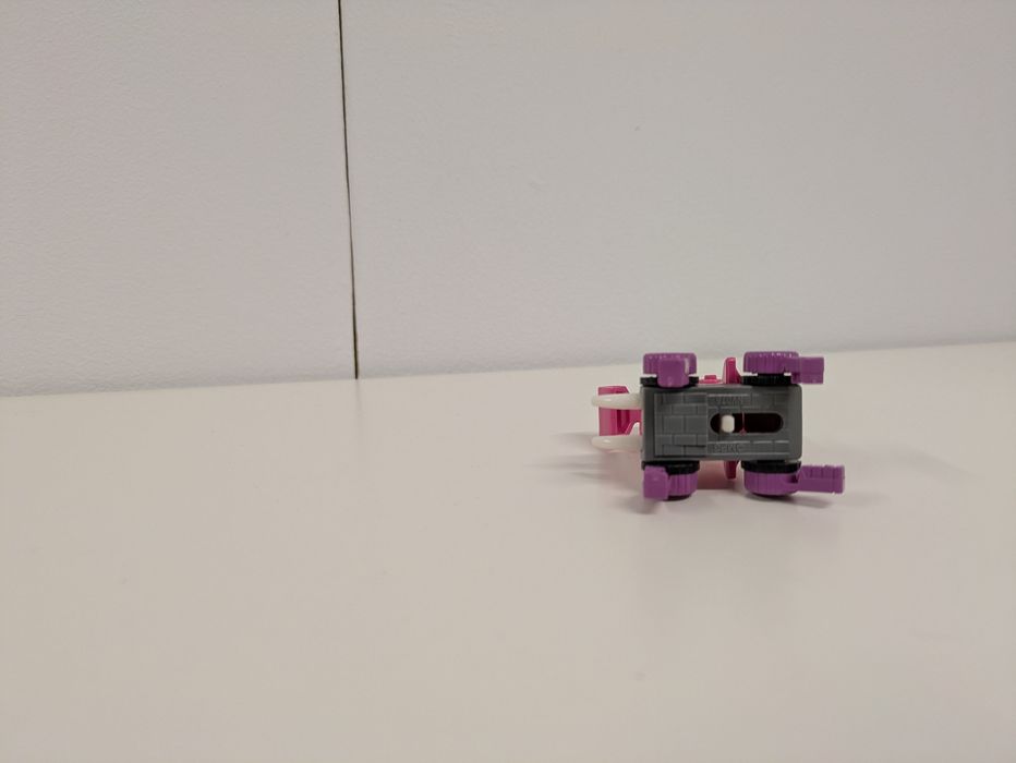 Transformers Ovo Kinder – Escavadora que se transforma em Mamute