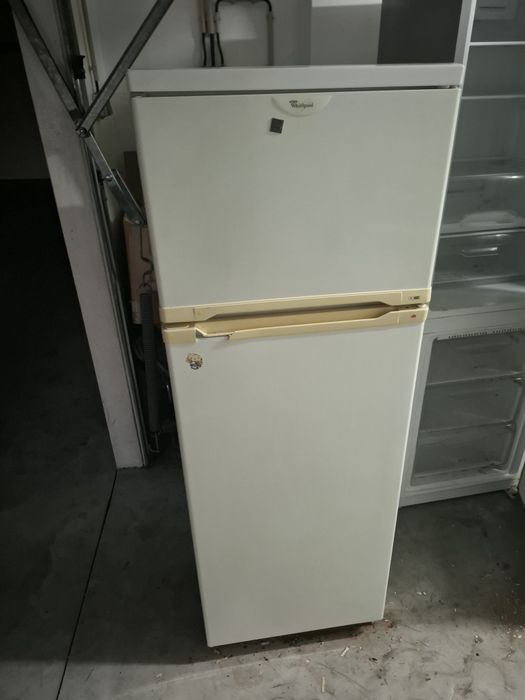 Frigorífico whirpool a um preço acessível 1.59 altura  0.54 largura  e 0.54 profundidade