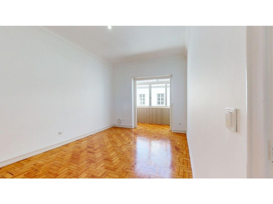 Apartamento T2 remodelado | Ajuda