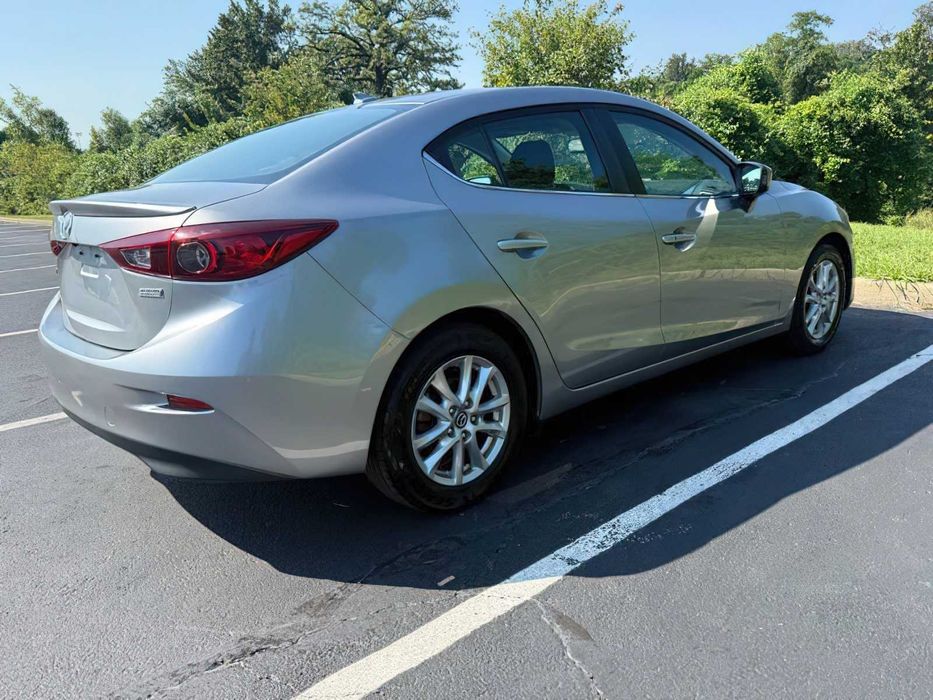 Mazda 3      2016
