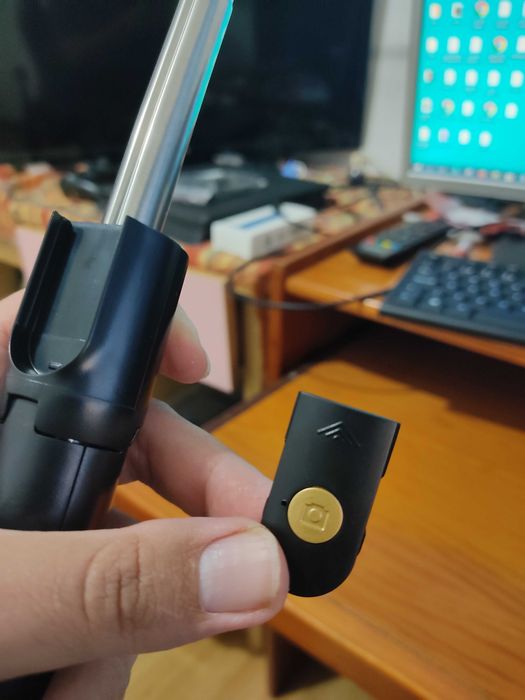 Pau de Selfie extensível com comando sem fios bluetooth - Aceito Troca