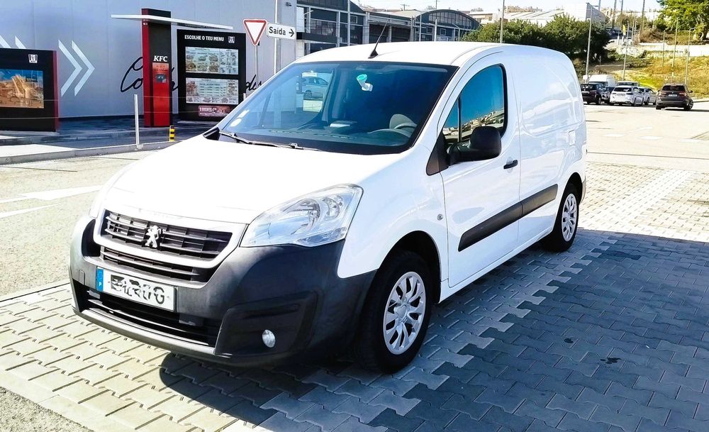 Peugeot Partner 1.6 Blue-HDi Full Extras, Muito boa.