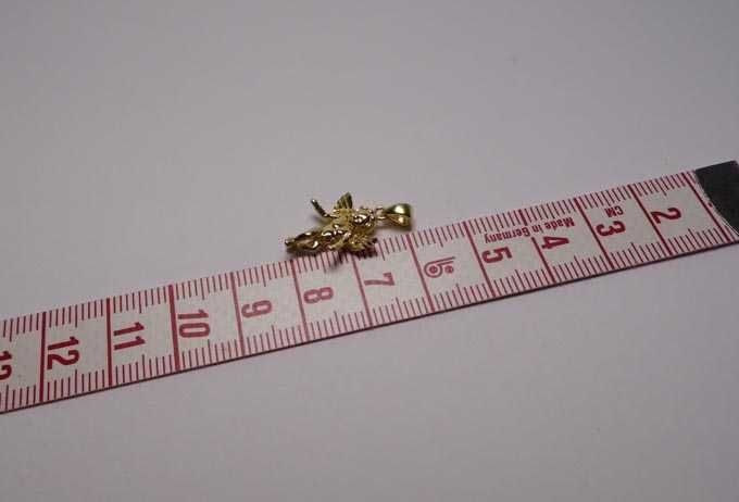 Zawieszka anioł aniołek srebro złocone.