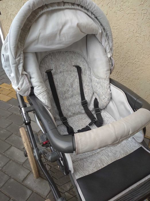 Коляска классическая Roan Marita