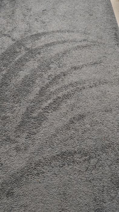 Śliczny szary dywan 80x150