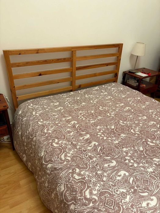 Cama de Casal 140 x 190 Madeira Semi Nova