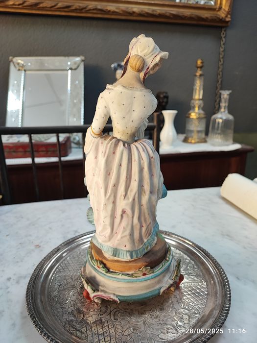 Dama biscuit sec XIX