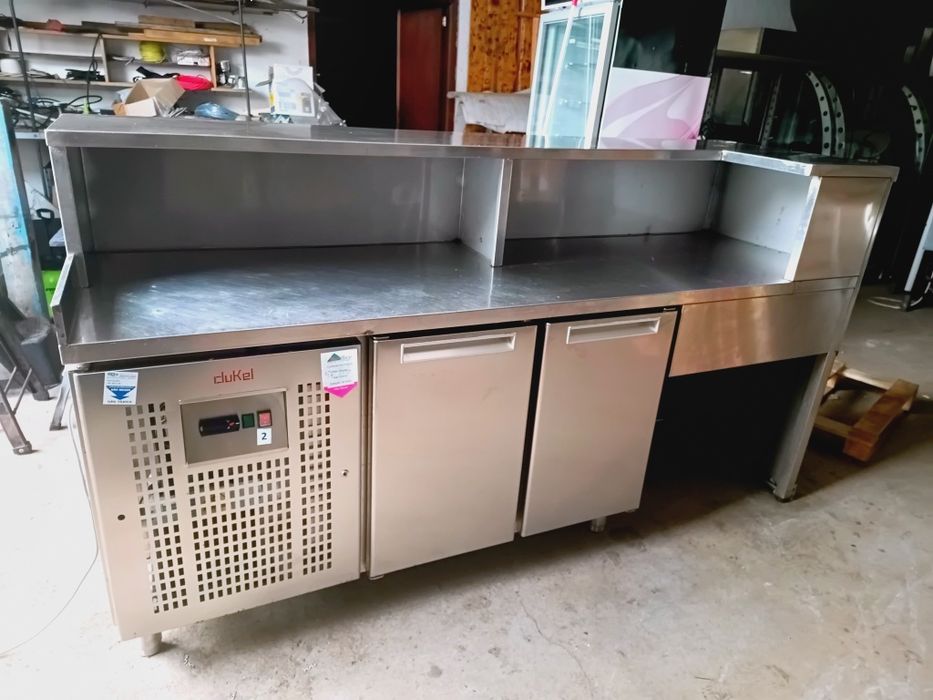 Balcão de serviço com refrigeração