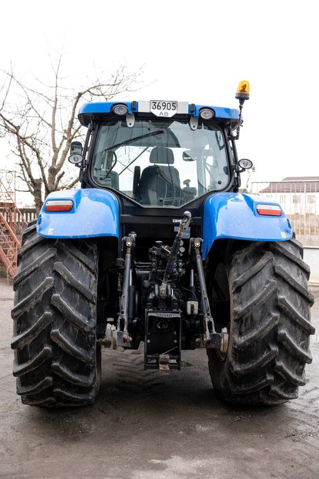 Трактор New Holland t7060