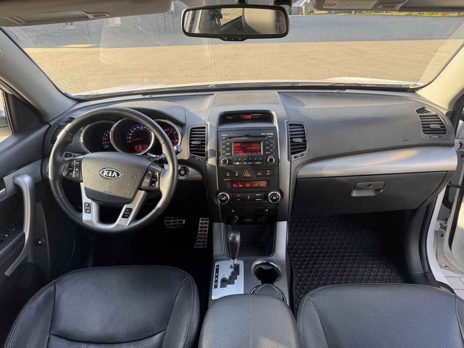Kia sorento 2.2дизель 2011 рік