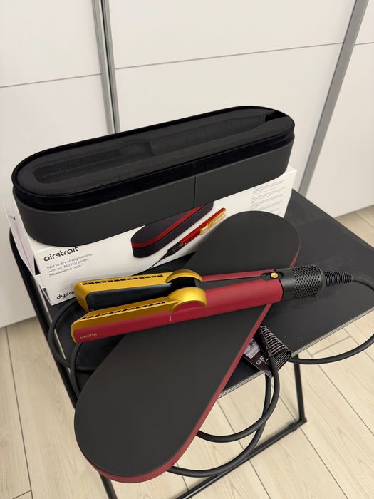 Dyson Airstrait straightener (Velvet Red/Gold)