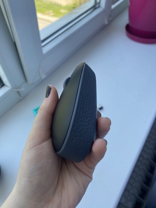 Безпровідна мишка logitech