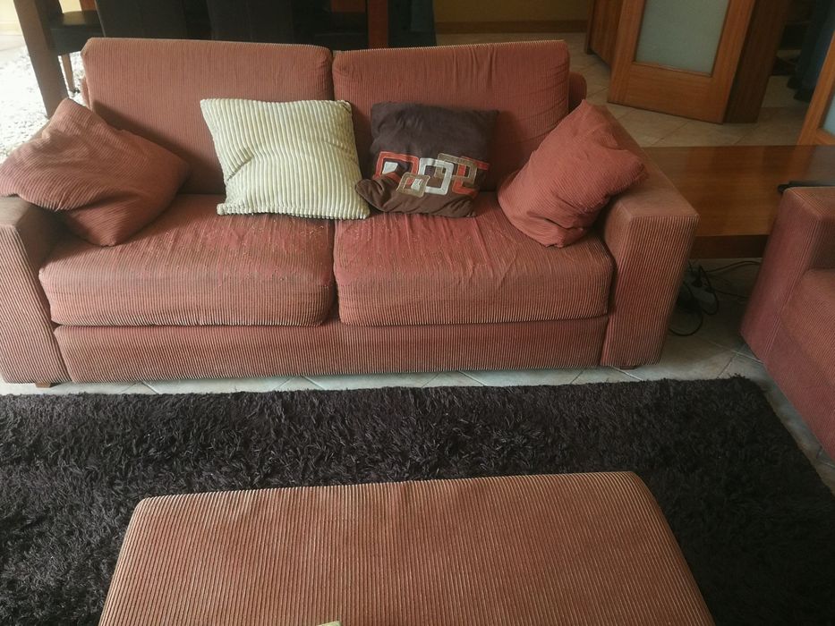 Conjunto de Sofás em bom estado