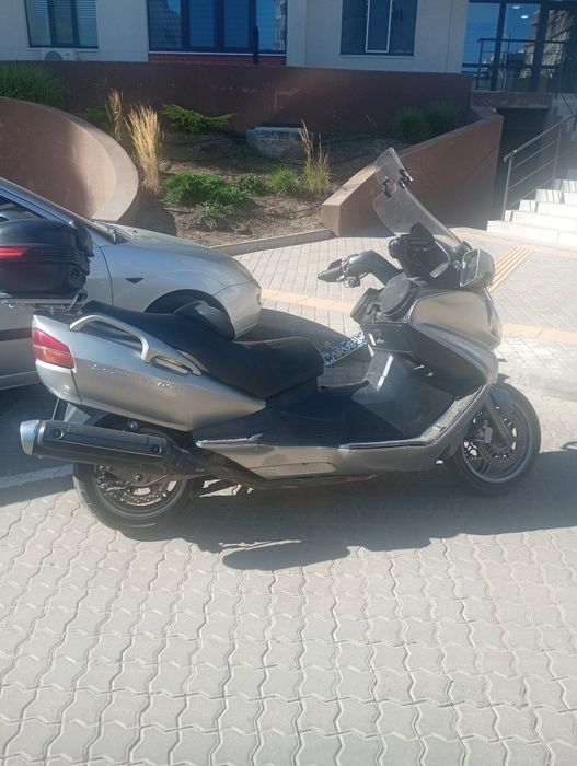 Suzuki skywave 650