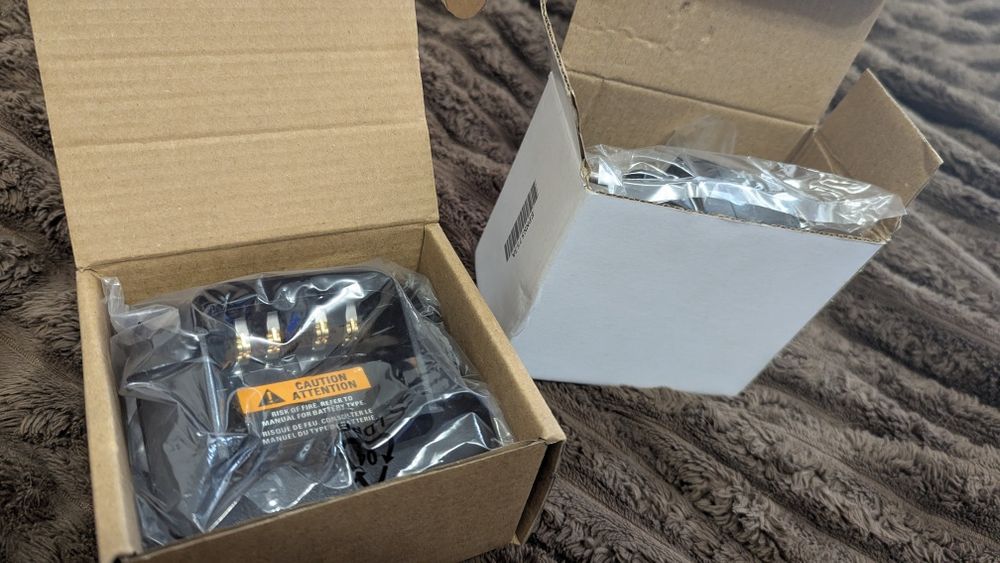 Зарядна станція до рацій Motorola серій DP4400/DP4800/R7