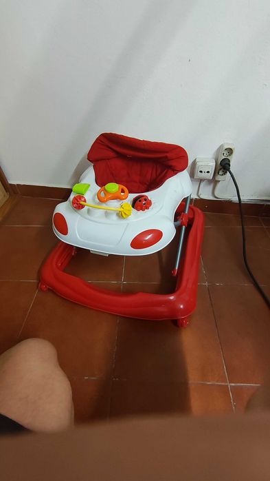 Andarilho de criança (voador)