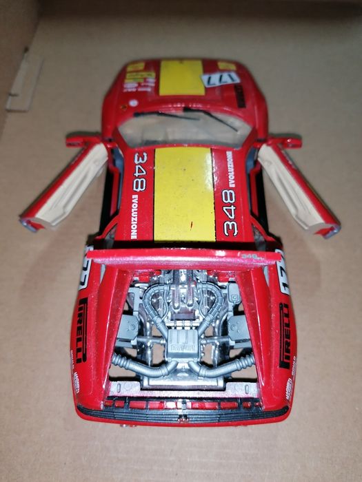 Ferrari 348 da BURAGO escala 1:24