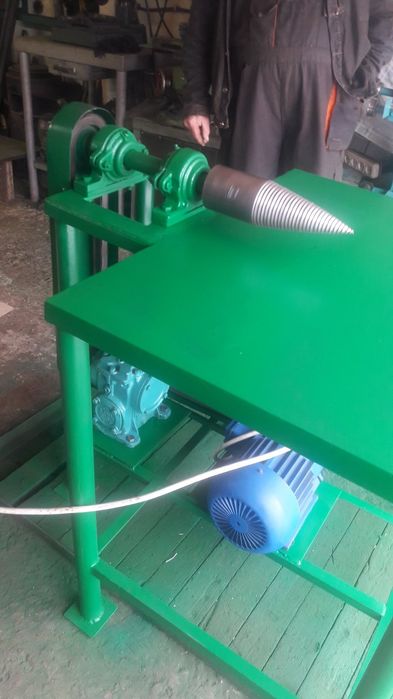 Дровокол електромеханічний