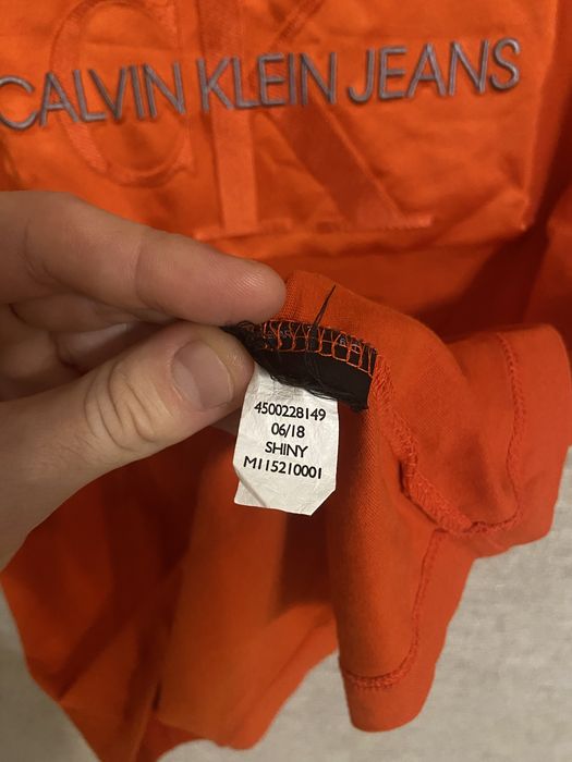 Футболка Calvin Klein size L , стан як новий , оригінал