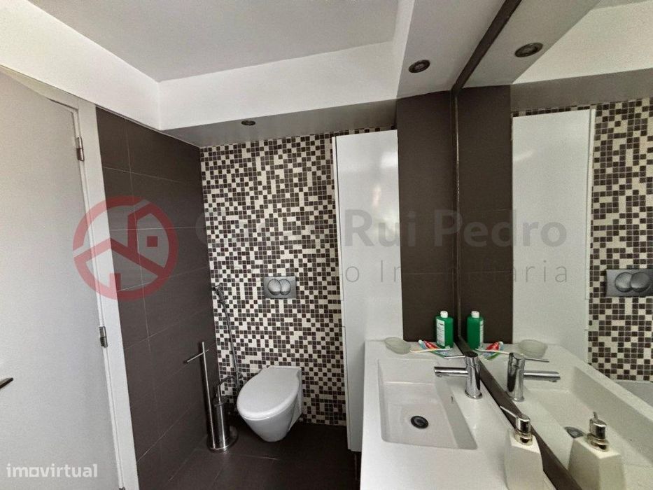 Apartamento T4 em Marvila com Excelente Localização e Potencial de ...