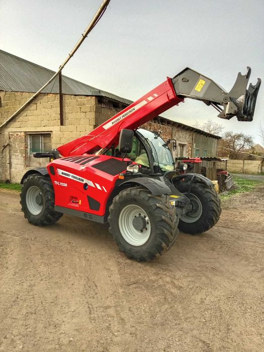 Ładowarka teleskopowa Massey Ferguson 7038 rok 2020 bdb stan