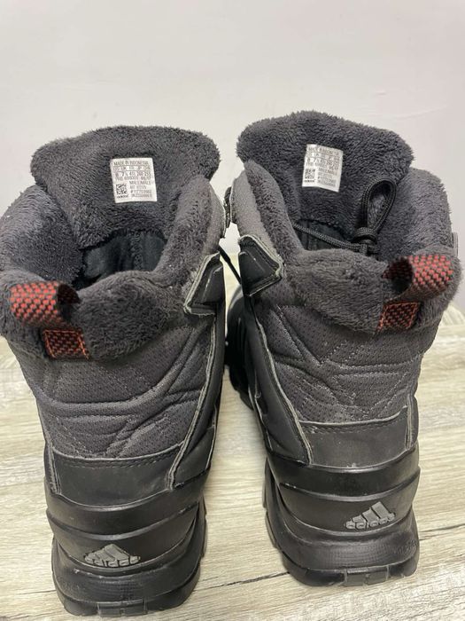 Продам зимові капці адідас