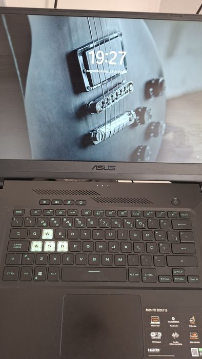 - ASUS TUF - portátil gaming