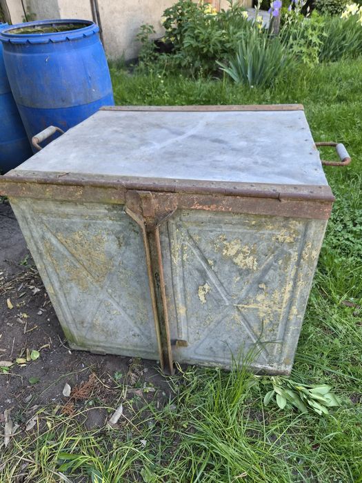 Metalowa skrzynia na kłódkę 60x70x60 kufer