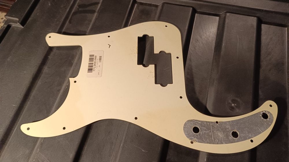 Pickup Guard Fender PB