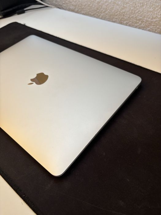 Macbook Air 2020року, сучасний, стильний, топ за свої гроші