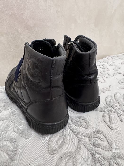 Продам чёрные кожаные ботинки