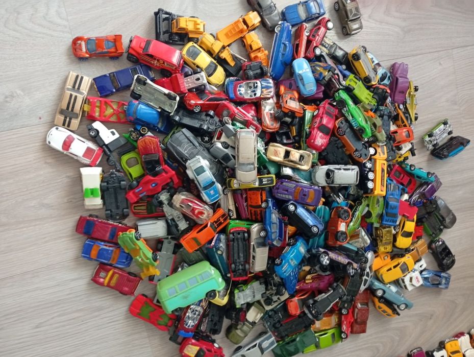 Carrinhos Hotwheels 255unidades